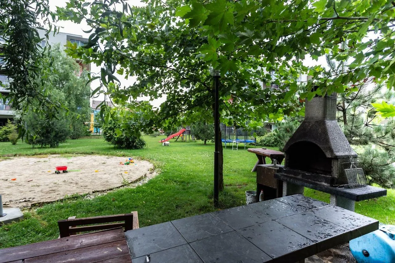 Luxury Radox Apartment Airport Bucharest أوتوبين 0*,  رومانيا